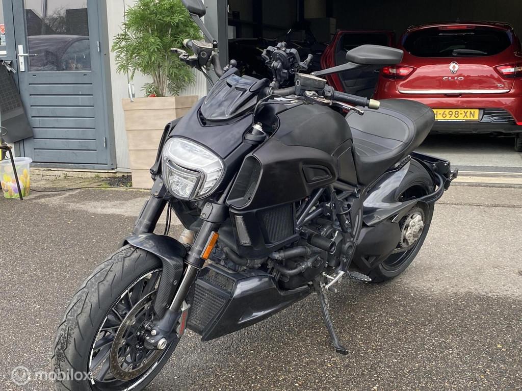 Ducati Diavel Dark | CARBON|, Motoren, Motoren | Ducati, 1198 cc, Bedrijf, Meer dan 35 kW, Traction Control