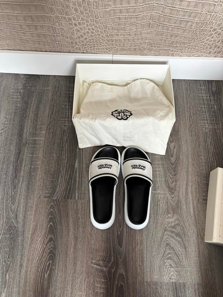 Alexander McQueen Slides - Nieuw in doos, Ophalen of Verzenden, Zo goed als nieuw