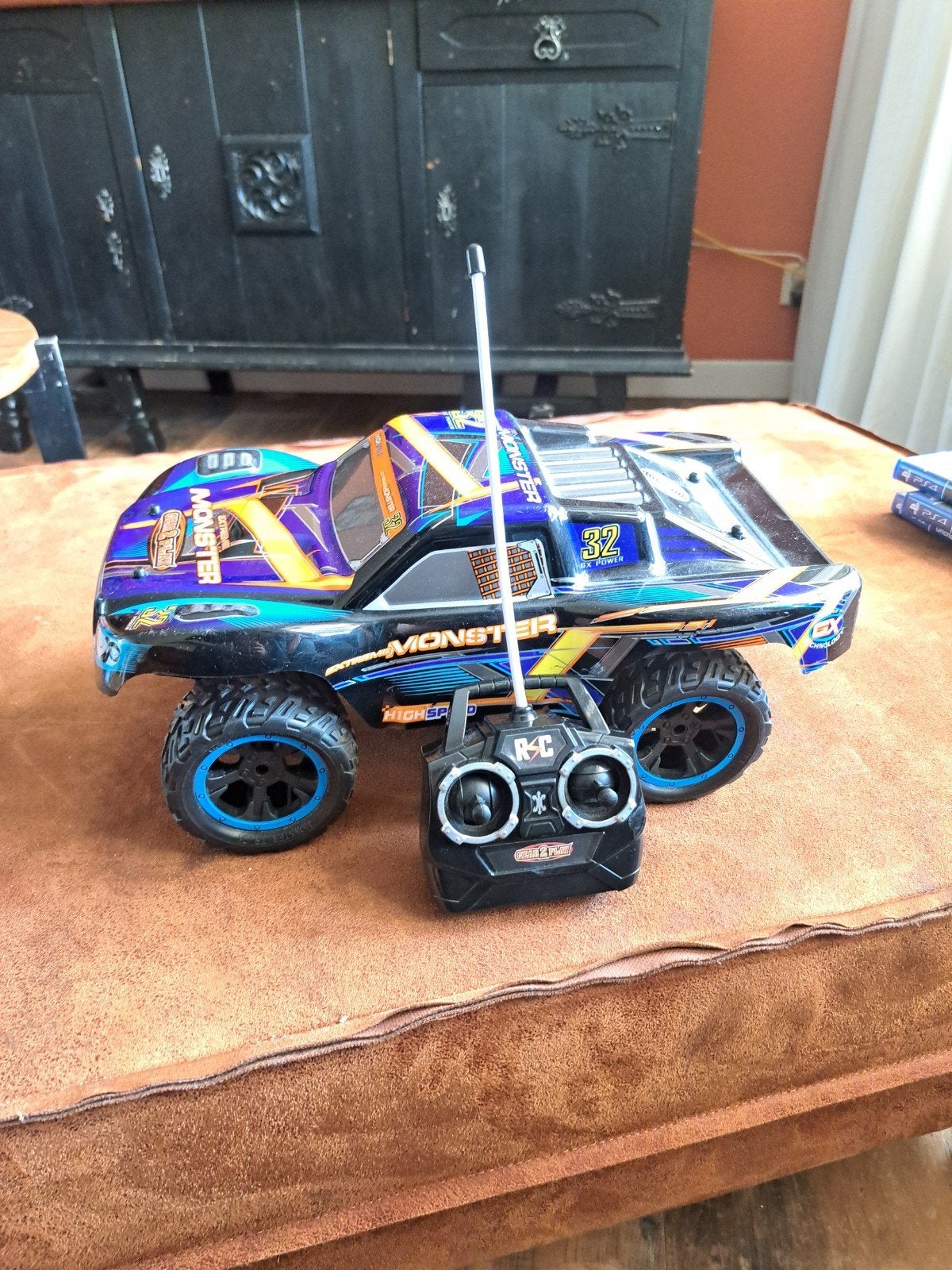 RC Monster Truck met afstandsbediening, Hobby en Vrije tijd, Elektro, Gebruikt, Auto offroad, Ophalen of Verzenden