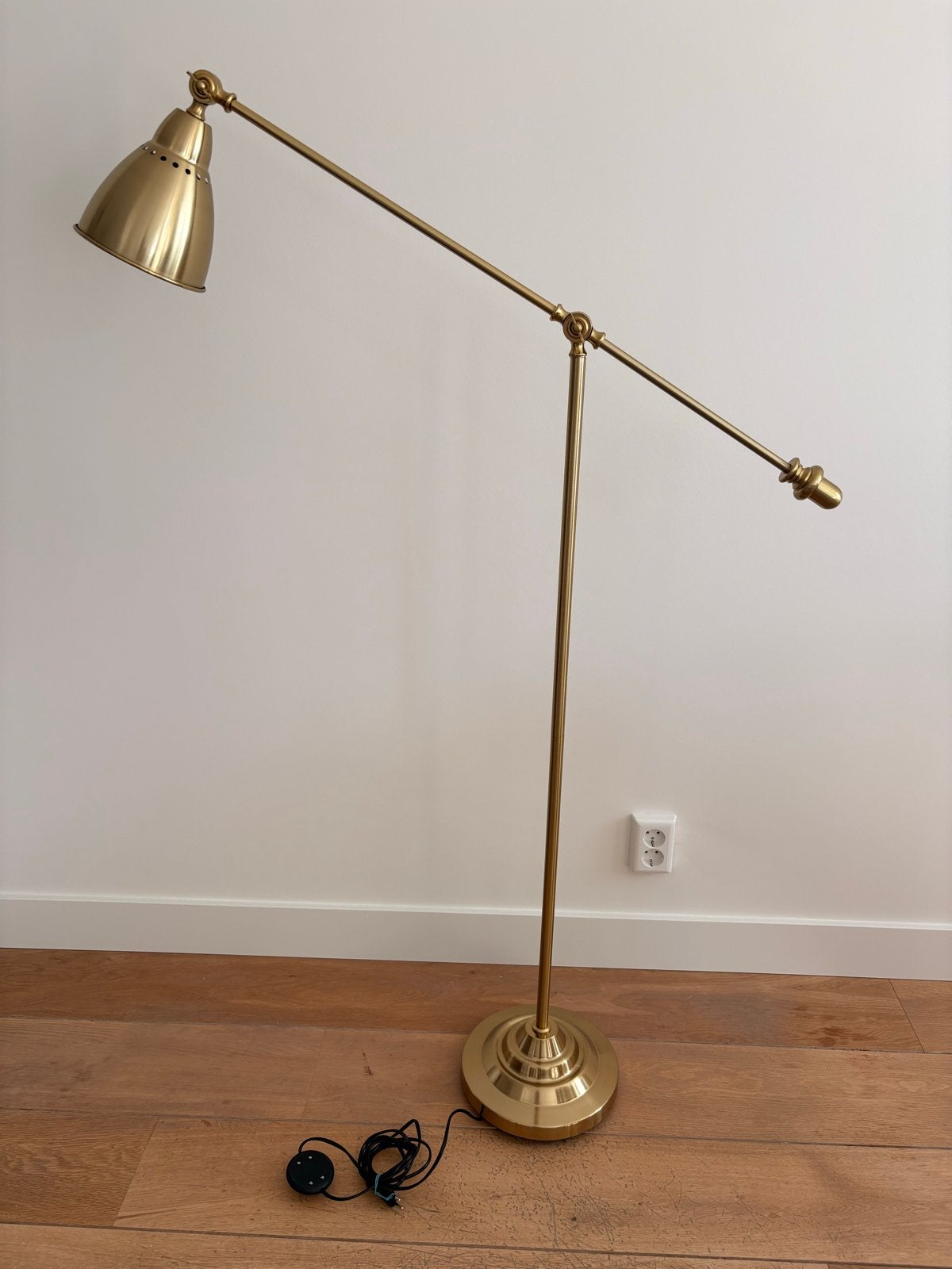 IKEA Barometer Floor Lamp – Brass (Messing) – Adjustable, Ophalen, E27 (groot), Zo goed als nieuw, Metaal