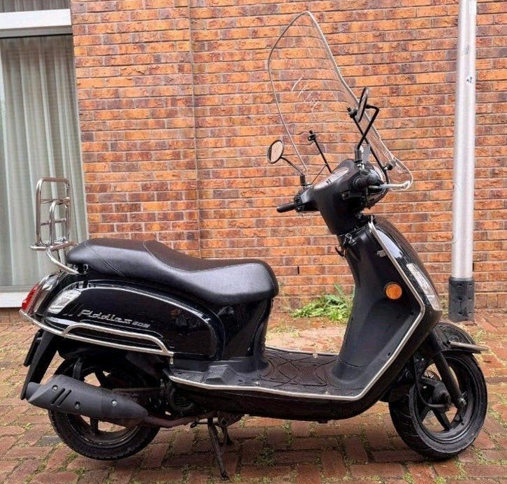 Te koop aangeboden of te ruil

Een prachtige Sym Fiddle II 5, Ophalen of Verzenden, Zo goed als nieuw, Benzine, Fiddle