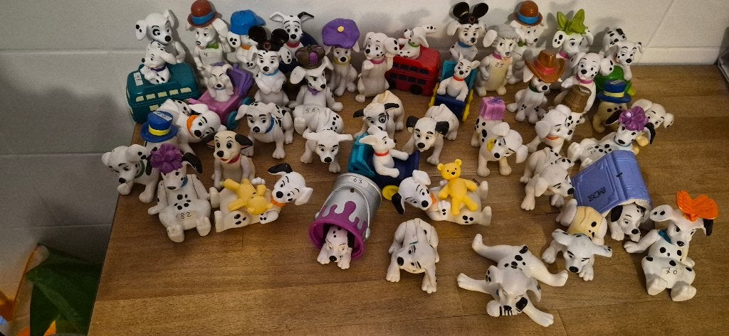 Vintage verzameling 101 dalmatiers 43 stuks disney, Ophalen of Verzenden, Overige figuren, Beeldje of Figuurtje