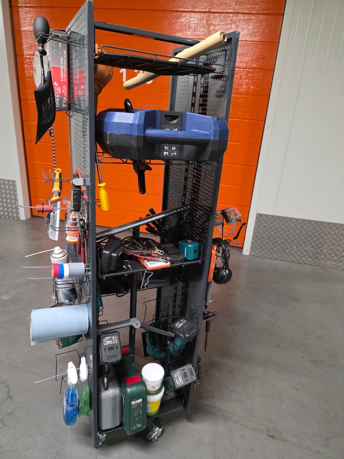 Gereedschap wand kast stelling verijdbaar, Auto diversen, Ophalen