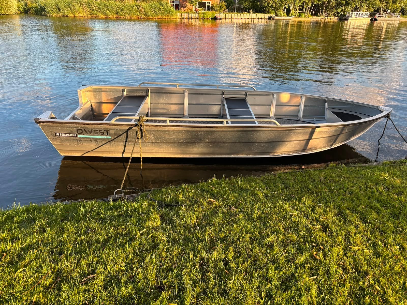Qwest B420 Aluminium Visboot/Consoleboot - Zo goed als nieuw, Watersport en Boten, Visboot, Ophalen, Aluminium