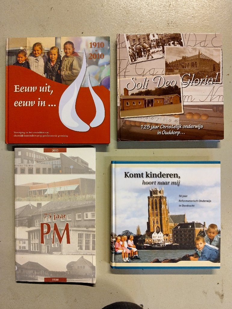 Historie/Herdenkingsboeken, Scholen en onderwijs instellinge, Boeken, Ophalen of Verzenden, Gelezen, Diverse auteurs, Christendom | Protestants