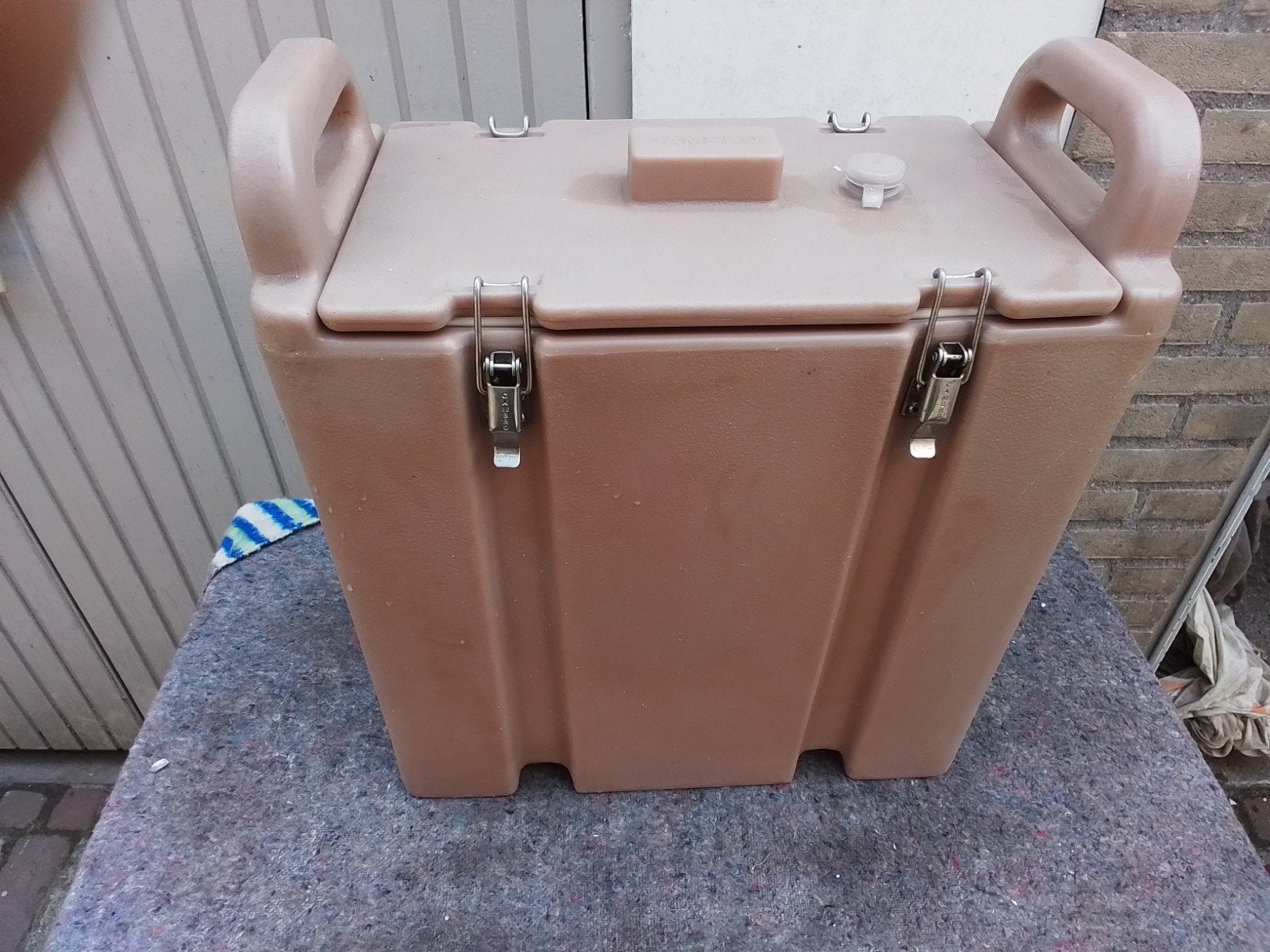 Drankendispenser/ Koelbox,,geïsoleerd. Cameron lcd250, Ophalen of Verzenden, Gebruikt, Koelbox, Koelelement