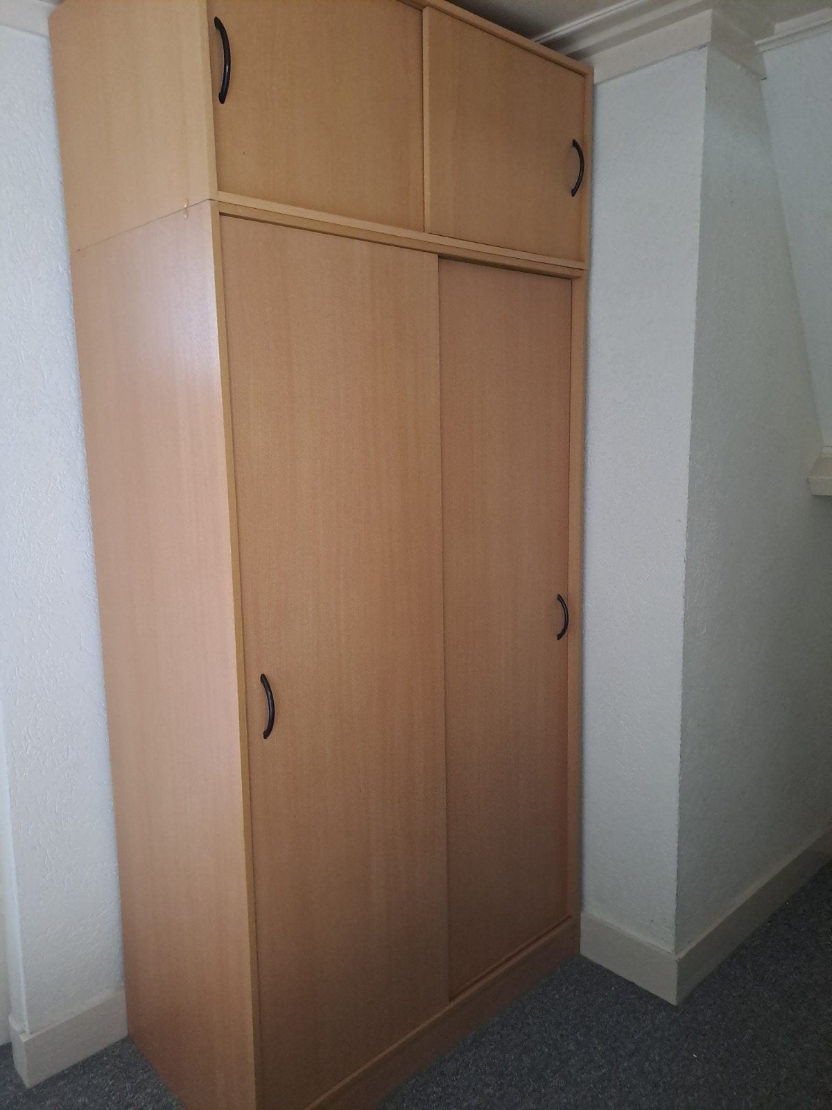 hoge kast met schuifdeuren lichte houtkleur, Huis en Inrichting, Kasten | Kledingkasten, Ophalen, Gebruikt, 100 tot 150 cm, 200 cm of meer