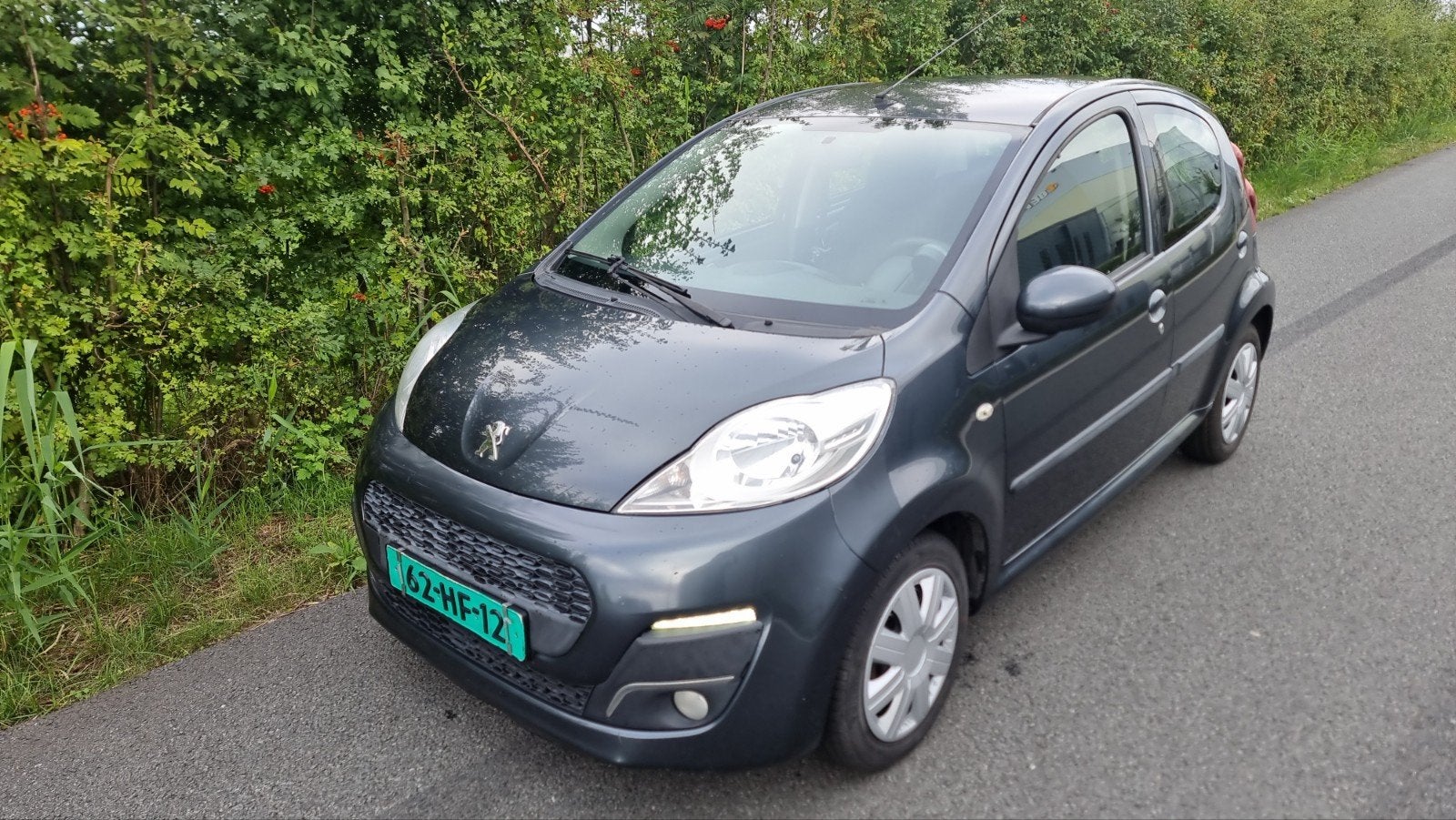 Peugeot 107 5 Deurs 2012 Airco / Nw. APK / Nw. Koppeling, Auto's, Voorwielaandrijving, Zwart, 4 stoelen, Origineel Nederlands