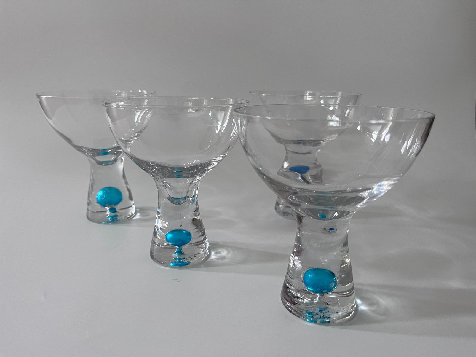Vintage L. Dake & Zn. ijscoupes/glazen met blauwe druppel, Verzenden, Gebruikt, Overige typen