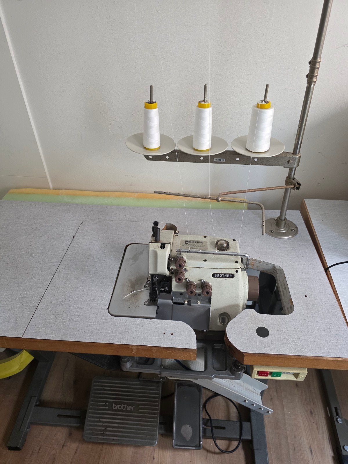 Brother Lockmachine Habotex Industrieel, Hobby en Vrije tijd, Gebruikt, Ophalen of Verzenden, Lockmachine, Industrieel