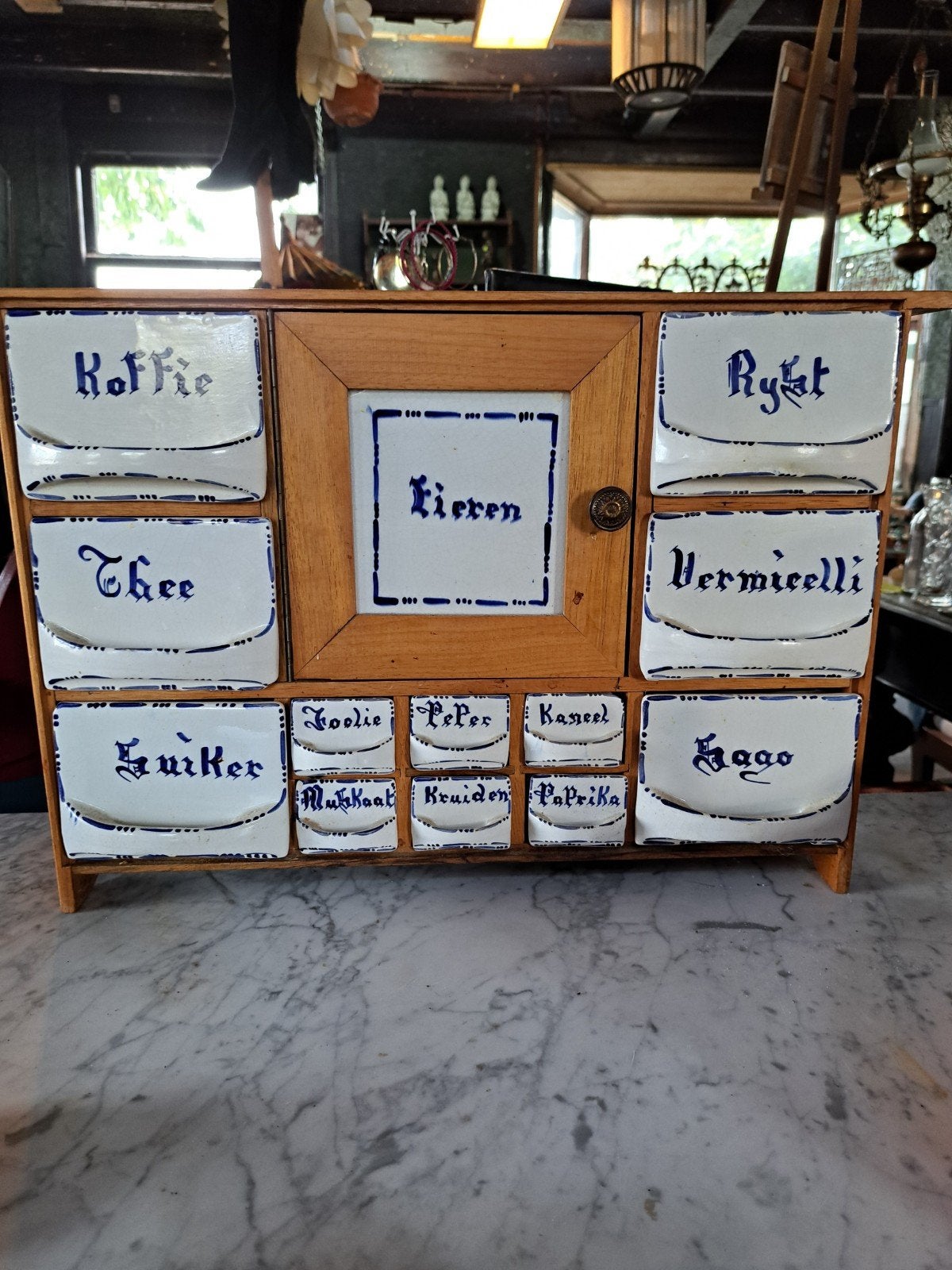 Antieke kruidenkast met porseleinen laden, Antiek en Kunst, Ophalen