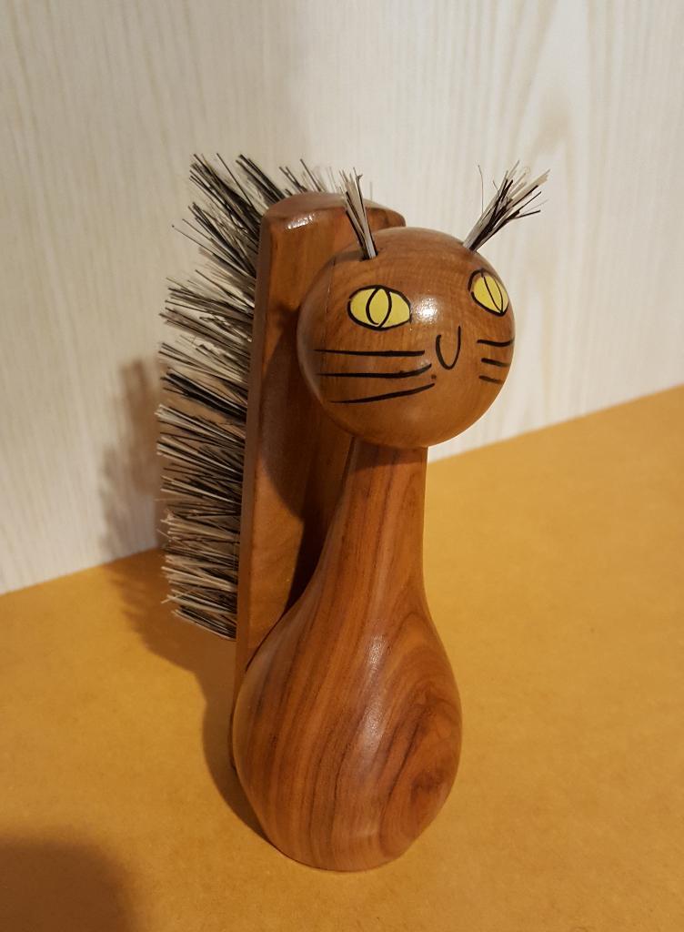 Kleerborstel olijfhout kat (vintage), Ophalen of Verzenden, Huis en Inrichting