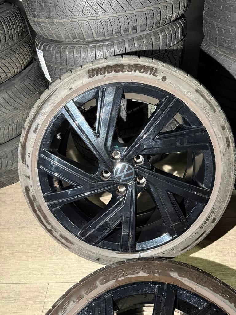 Vw Bergamo / orgineel / 18 inch / zomer / 5x112 / 57,1, Auto-onderdelen, Banden en Velgen, 18 inch, ----, Banden en Velgen, Ophalen of Verzenden