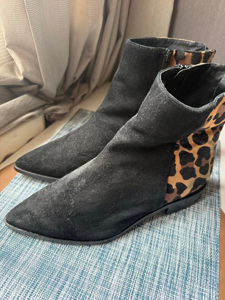 Stefano Lauran Paris enkellaarsjes mt 38 (valt als 37.5), Kleding | Dames, Schoenen, Ophalen of Verzenden, Zo goed als nieuw, Zwart