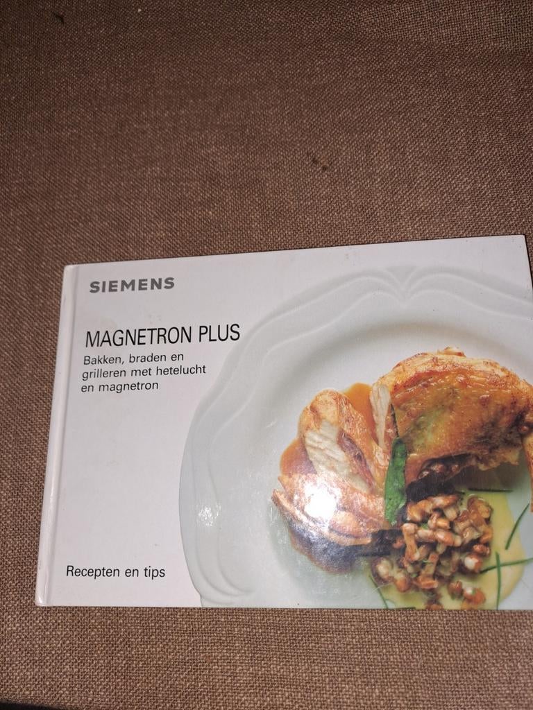 Siemens Magnetron Plus Kookboek - Nieuwstaat, Boeken, Kookboeken, Hoofdgerechten, Gezond koken, Nieuw, Ophalen of Verzenden