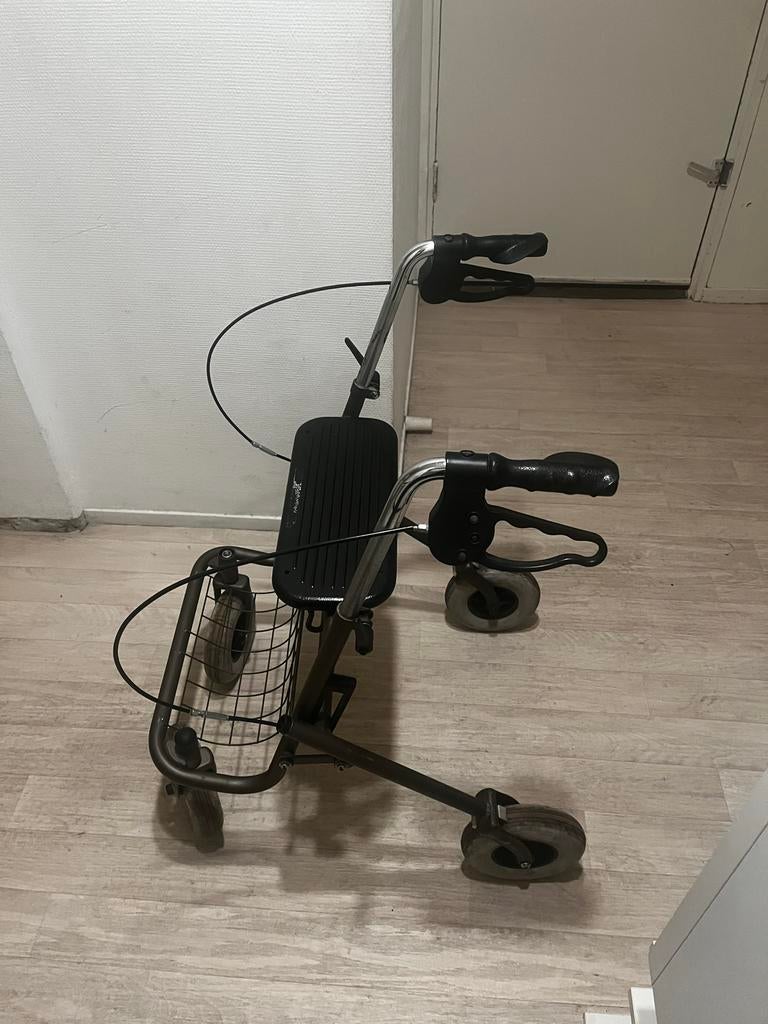 Rollator, Diversen, Rollators, Ophalen of Verzenden, Zo goed als nieuw