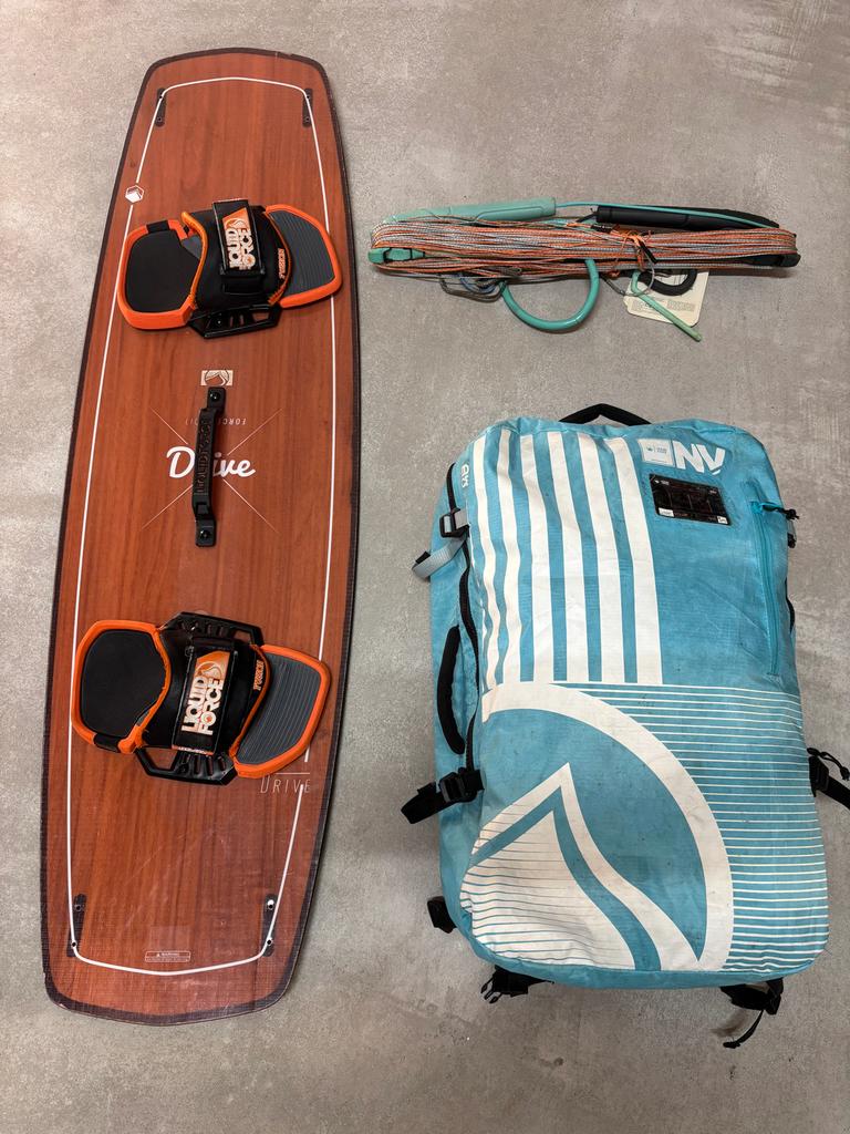 Liquid Force NV 9m+Liquid Force Drive137x40+Liquid Force Bar, Ophalen, Gebruikt, Kitesurf-set, Twintip