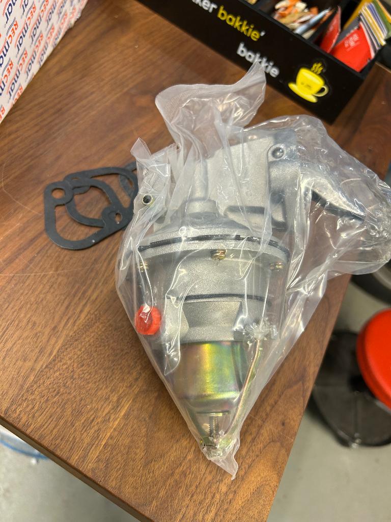 Nieuwe benzine pomp Mercruiser / Volvo Penta / OMC 4.3L - V6, Watersport en Boten, Accessoires en Onderhoud, Nieuw, Motor en Techniek