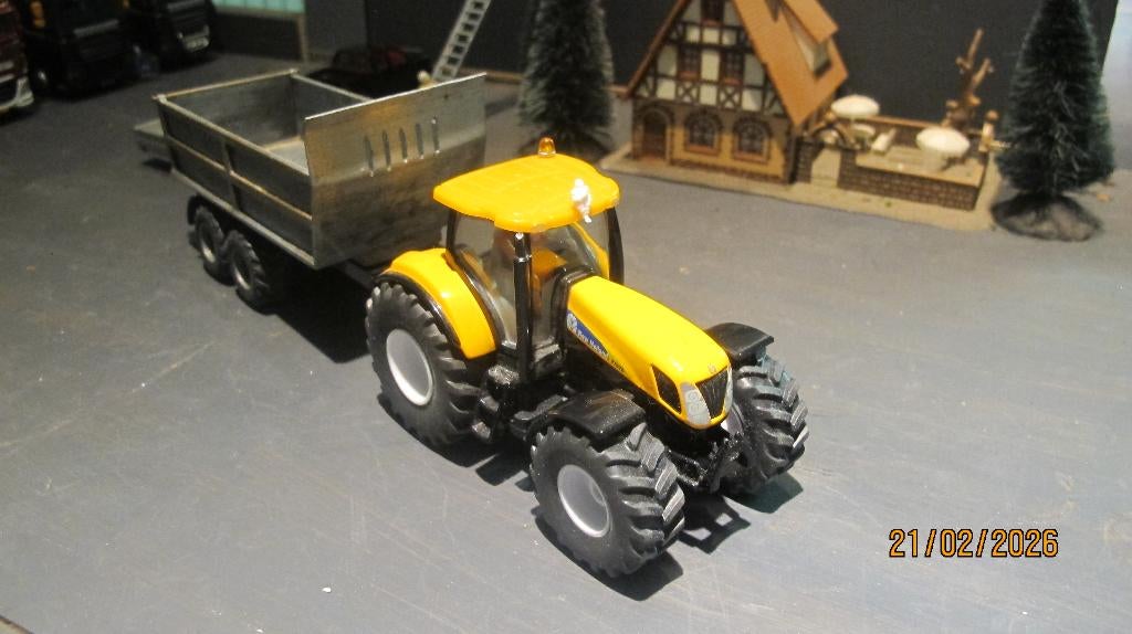 SIKU New Holland T7070 Tractor + 2 Ass. Dumper Z.G.A.N., Ophalen of Verzenden, Zo goed als nieuw, Bus of Vrachtwagen, SIKU