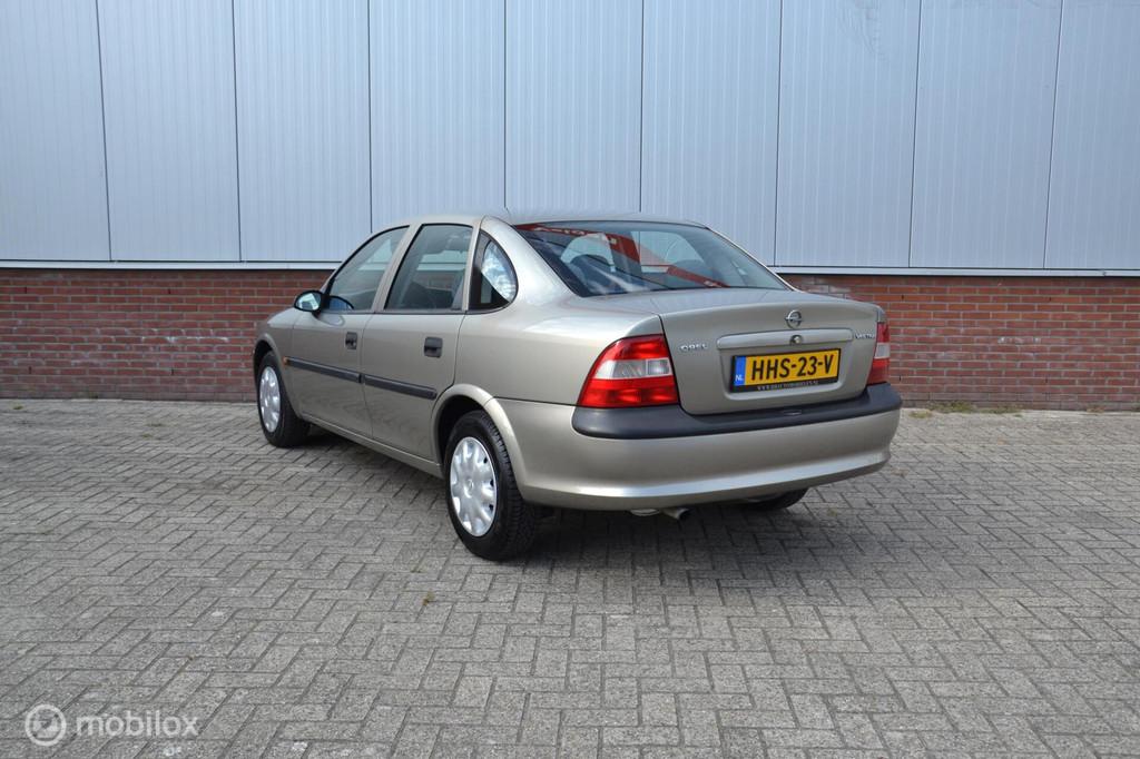 Opel Vectra 1.6i GL Plus|25.224km|1996|1e eig|Nieuwsta|Airco, Auto's, Opel, Stof, Gebruikt, Huisgarantie, 4 cilinders