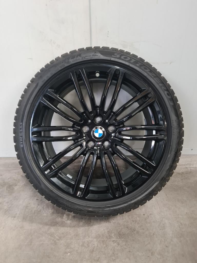 19' BMW 5 Serie G30 G31 Styling 664M Zwart met winterbanden, 19 inch, 245 mm, Banden en Velgen, Personenwagen