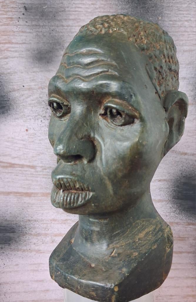 SJONA. Art carved stone male buste. Zimbabwe. 14 cm., Antiek en Kunst, Kunst | Niet-Westerse kunst, Ophalen