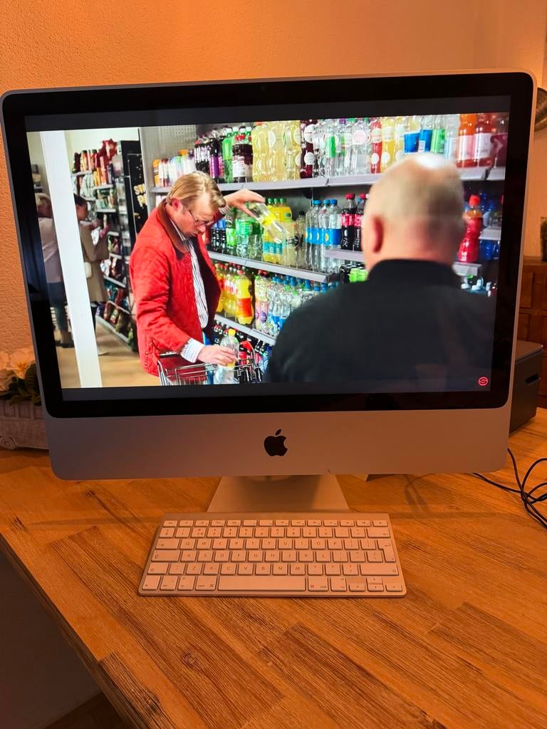 IMac inclusief draadloos apple toetsenbord, Ophalen, Gebruikt, IMac, Onbekend