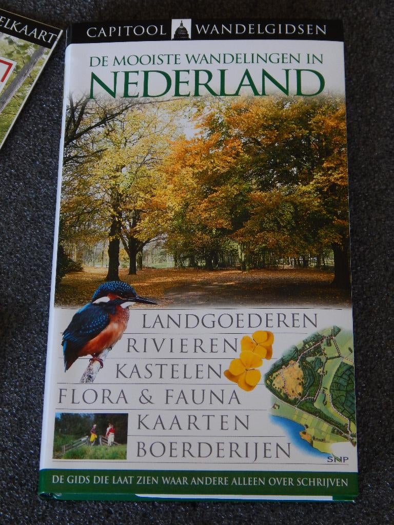 Capitool reisgids; De Mooiste Wandelingen van Nederland, Boeken, Capitool, Fiets- of Wandelgids, Ophalen of Verzenden, Zo goed als nieuw