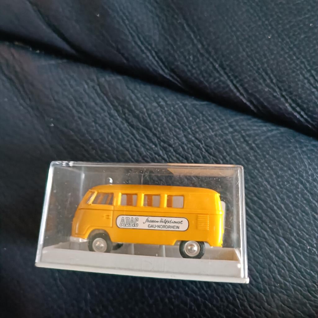 Brekina 31009 Volkswagen T1a Bus geel ADAC Strassen, Hobby en Vrije tijd, Modelauto's | 1:87, Ophalen of Verzenden, Bus of Vrachtwagen