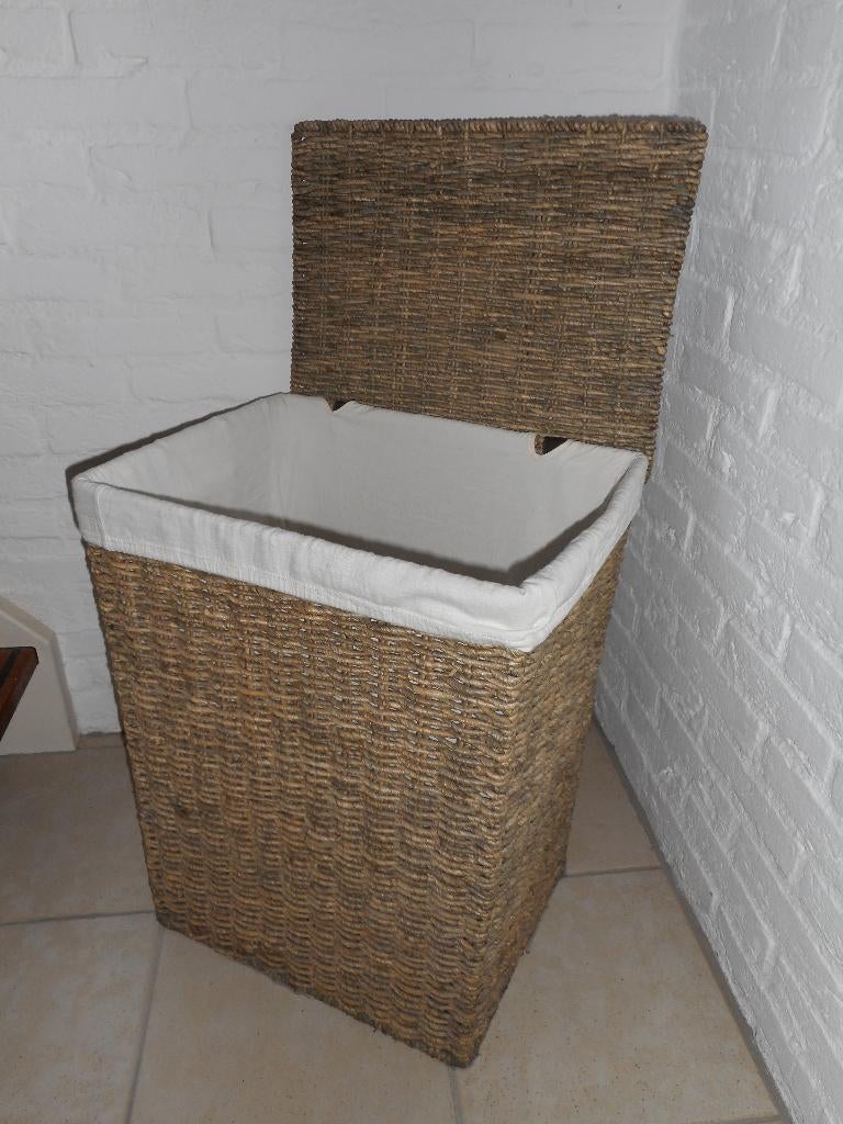 Wasmand XL met klep, Ophalen, Mand, Zo goed als nieuw, Riet