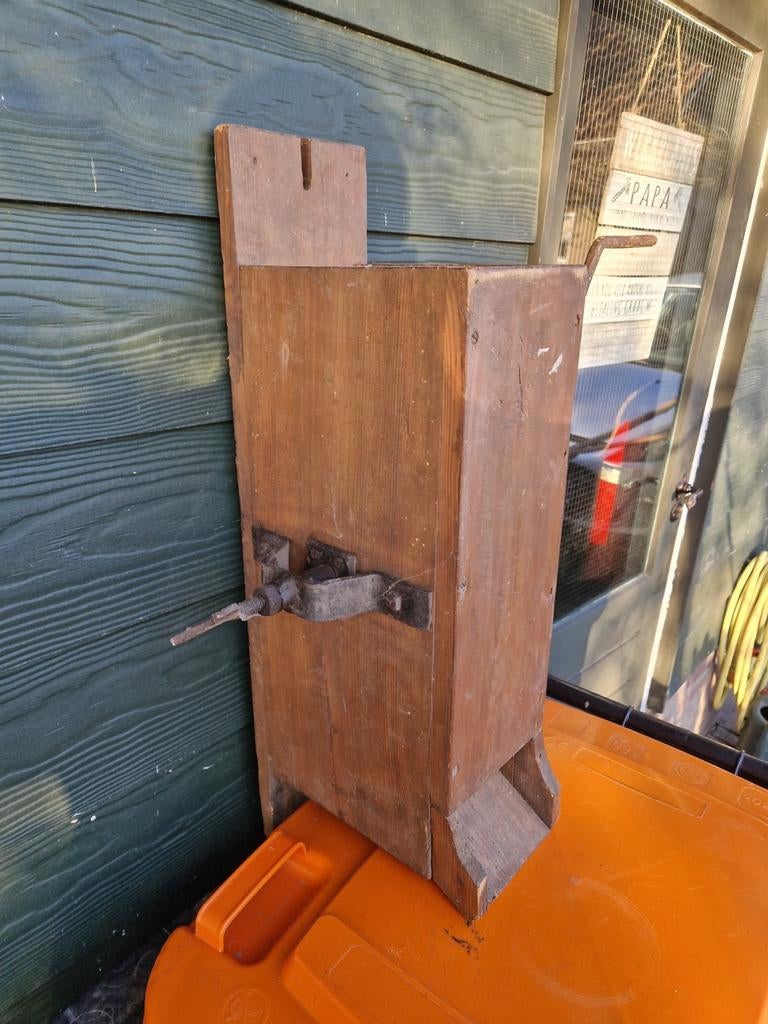 Antieke Graanmolen - Uniek Decoratiestuk, Antiek en Kunst, Antiek | Gereedschap en Instrumenten, Ophalen of Verzenden