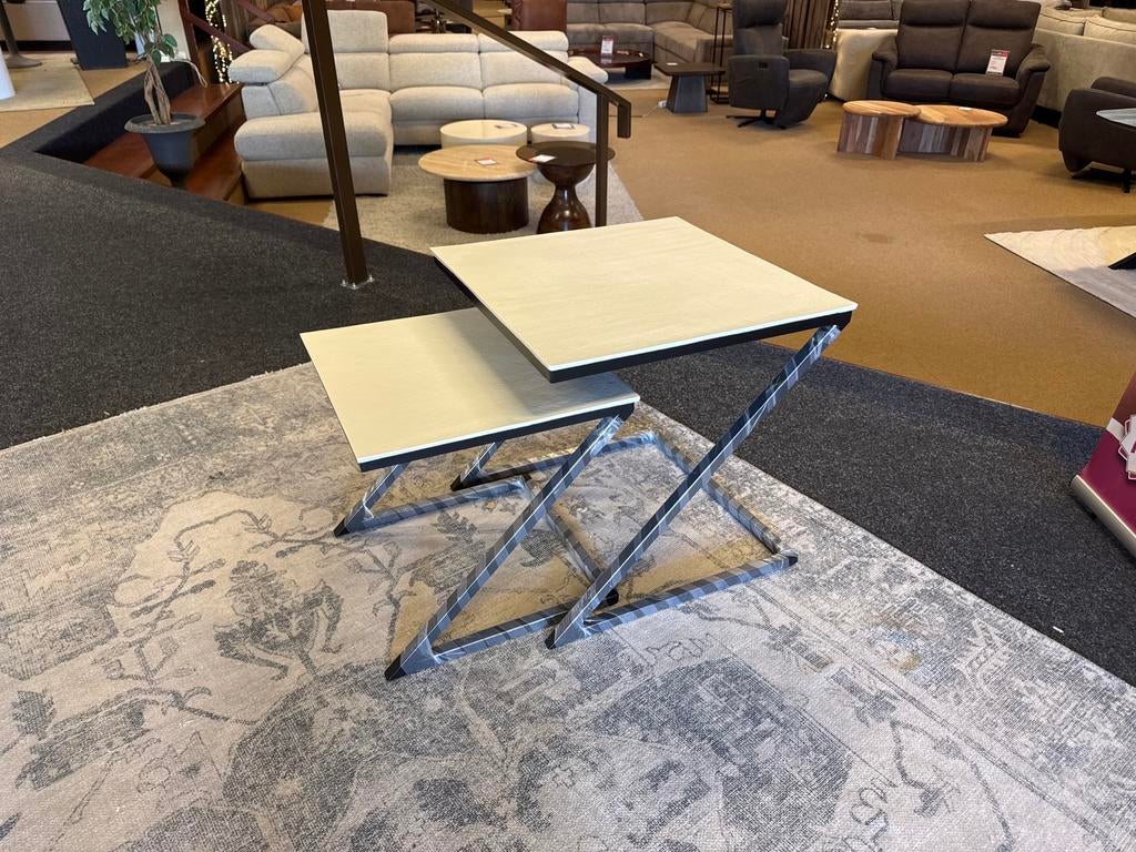 Salontafel wit 2-delig metaal Direct/Leverbaar Nu voor €49,-, Huis en Inrichting, Tafels | Salontafels, Ophalen, Vierkant, Nieuw