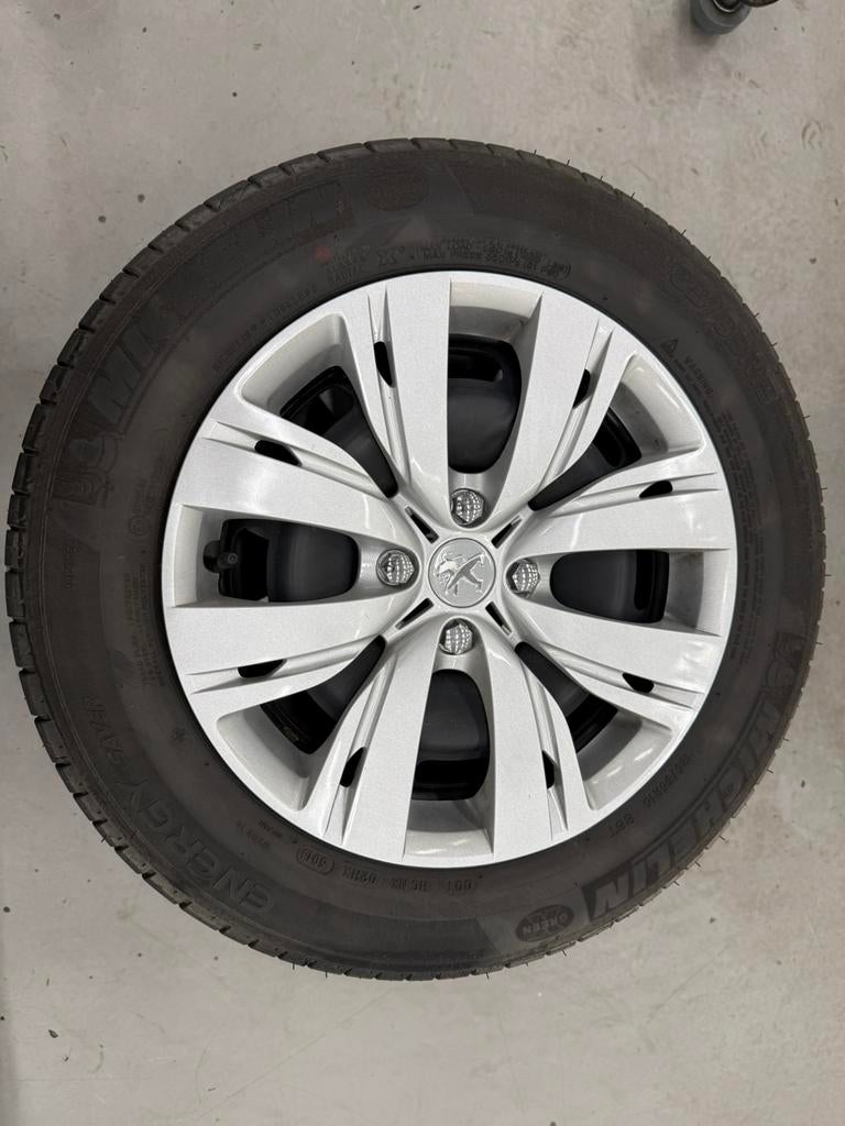 Origineel Peugeot (208) 15 inch zomerset michelin 185/65 15, Ophalen
