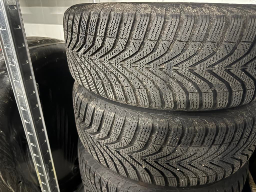 Vredestein Snowtrack Winterbanden - Zo goed als nieuw!, Auto-onderdelen, Ophalen, Gebruikt, 15 inch, Banden en Velgen