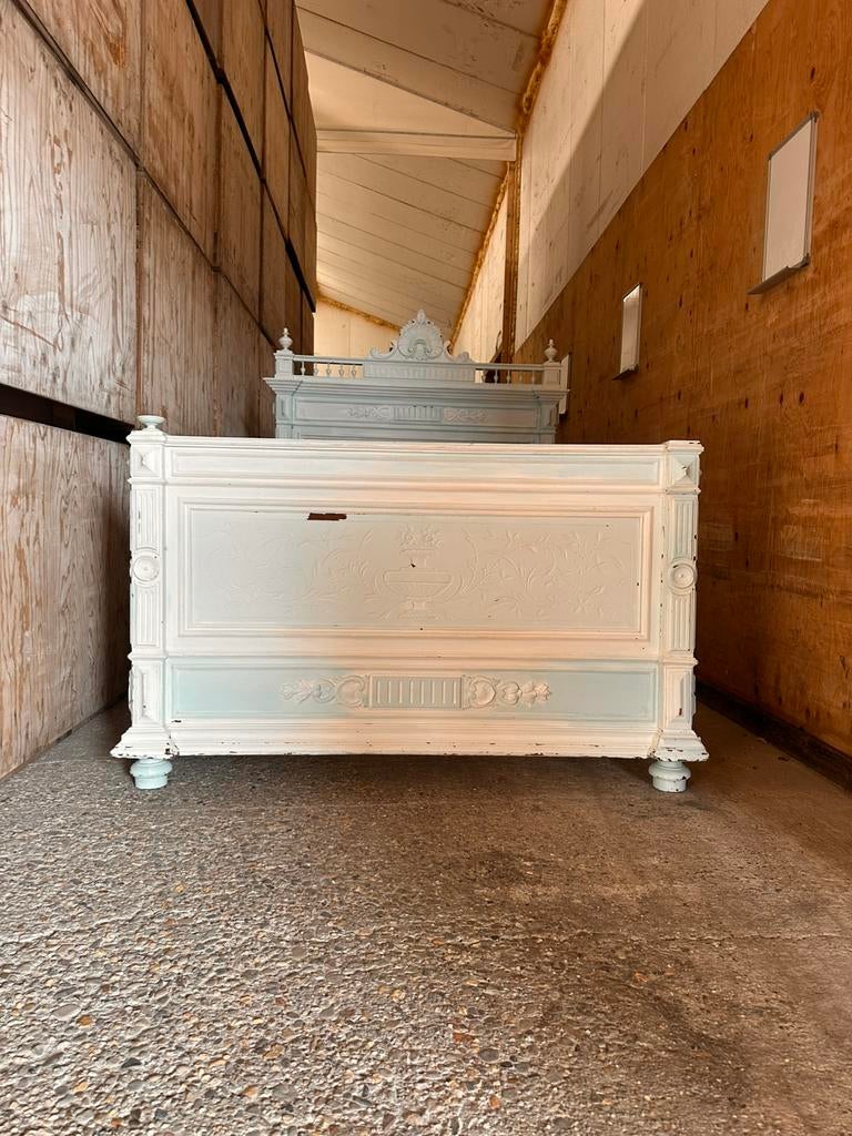 Nostalgisch bed, Ophalen