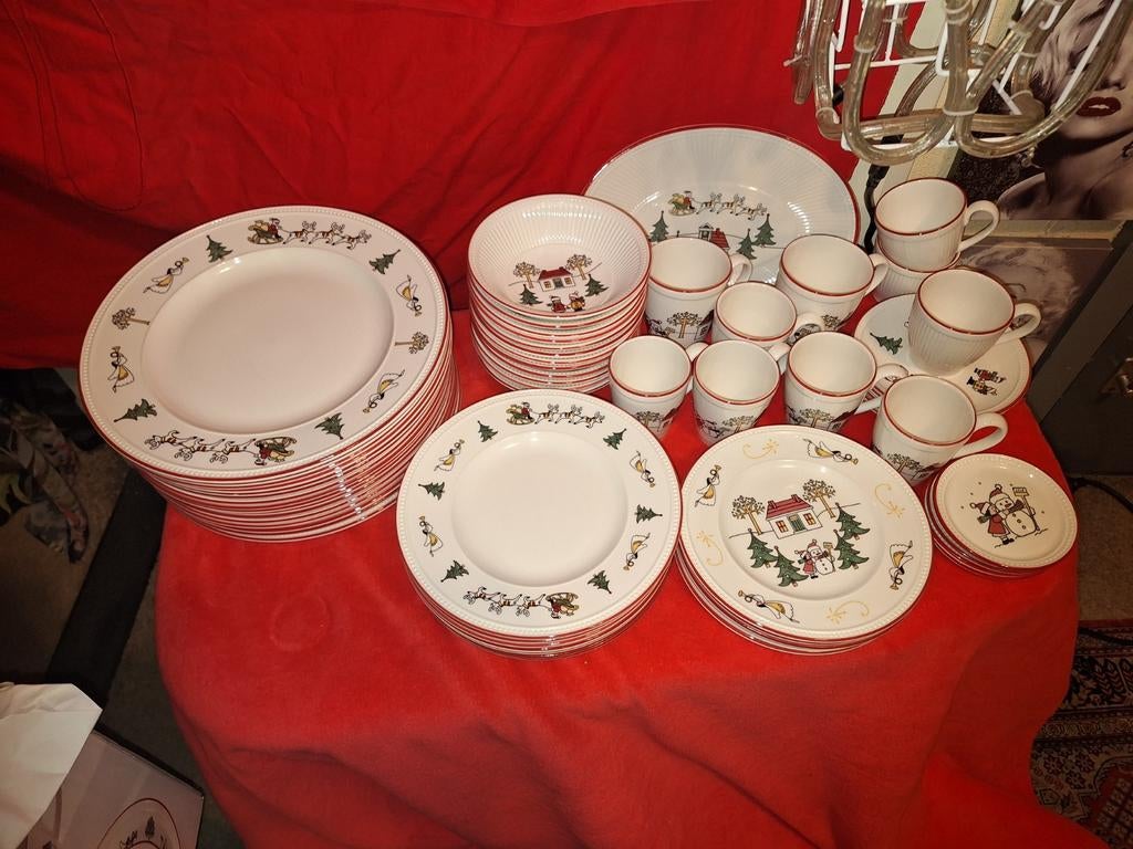 Los Te Koop Kerst Wedgwood Windsor Christmas Blokker, Ophalen of Verzenden, Zo goed als nieuw, Wedgwood, Porselein