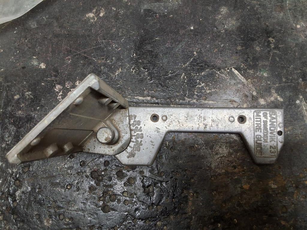 VERSTEK ZAAG MAL, Doe-het-zelf en Verbouw, Gereedschap | Handgereedschap, Ophalen of Verzenden, Zo goed als nieuw