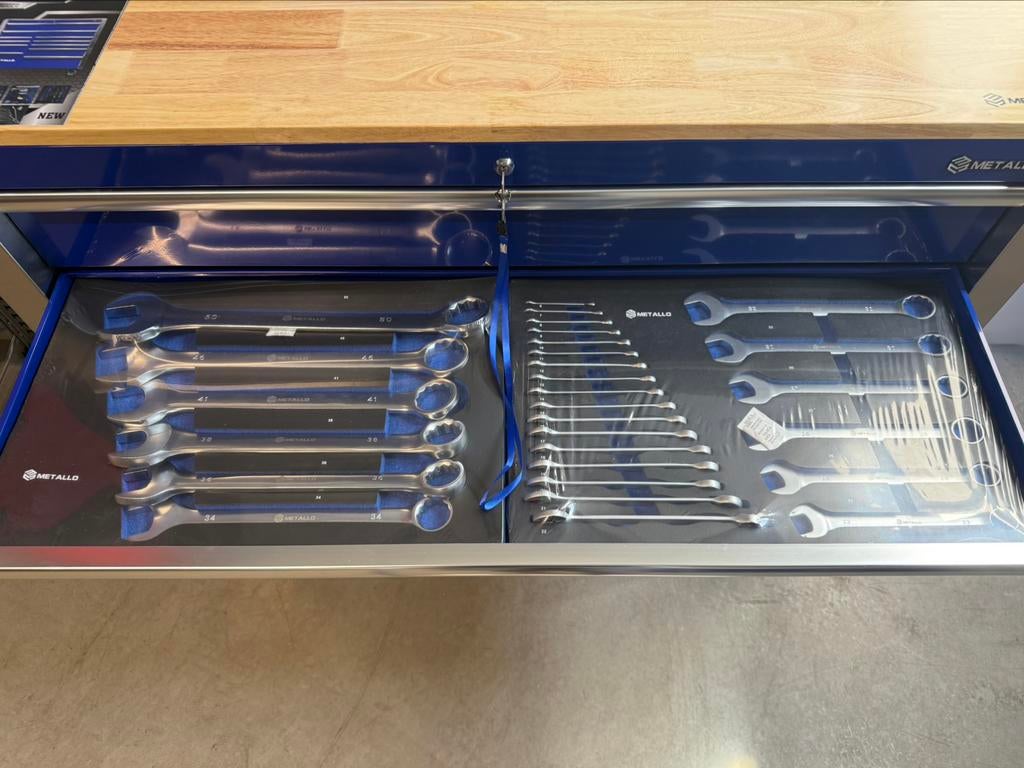 Foto 3 van XXXL gevulde gereedschapswagen met werkbank blad Metallo SG