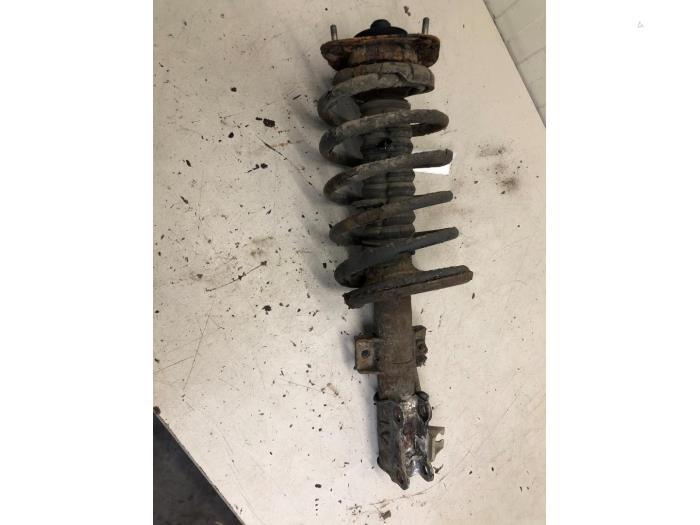 Schokdemperpoot links-voor van een Volvo S60, Gebruikt, -, -, Ophalen of Verzenden