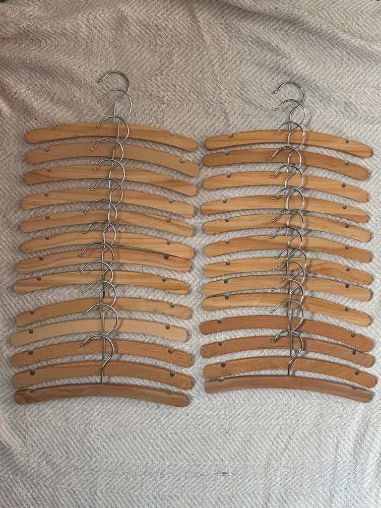 34 houten babyhangers, Kleding | Dames, Kledinghangers, Ophalen of Verzenden, Gebruikt, Hout, Kinderen