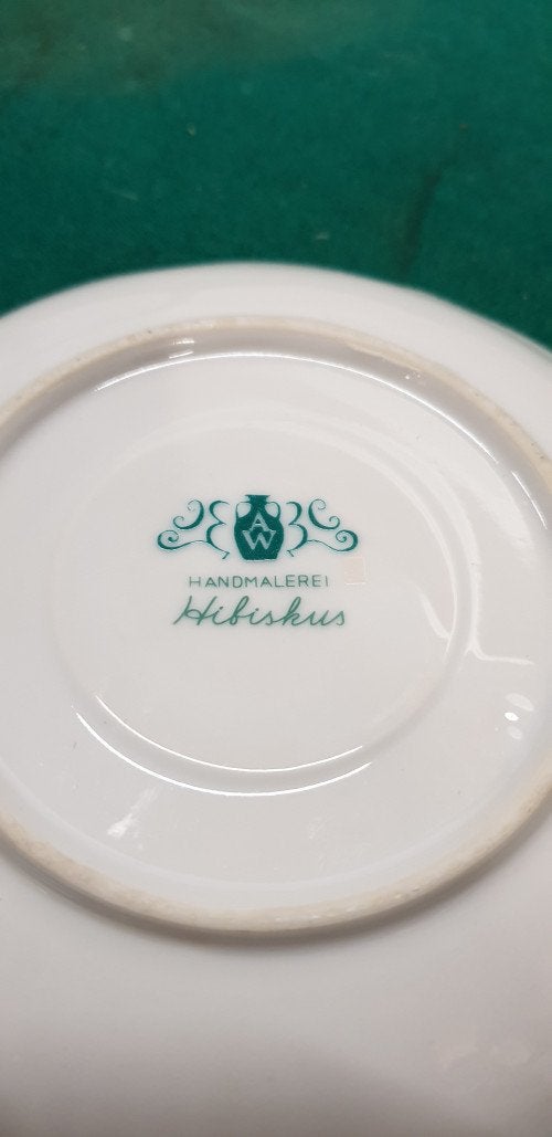 -	Kop en schotel hybiscus handmalerei, Ophalen of Verzenden, 'T Olde Gre-j, Info@toldegrej.nl, Endepoelstraat 20f Didam