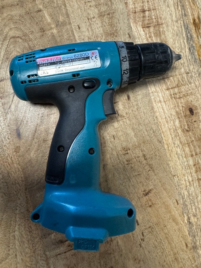 makita 6280d 14,4 V Boor-/schroefmachine voor onderdelen, Ophalen, Gebruikt, Boor- en Schroefmachine
