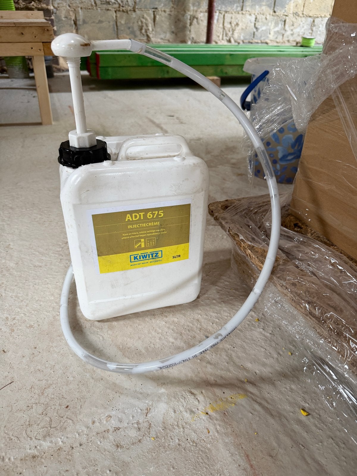 Kiwitz ADT 675 Injectiecrème - 2,5 liter, Ophalen, Gebruikt