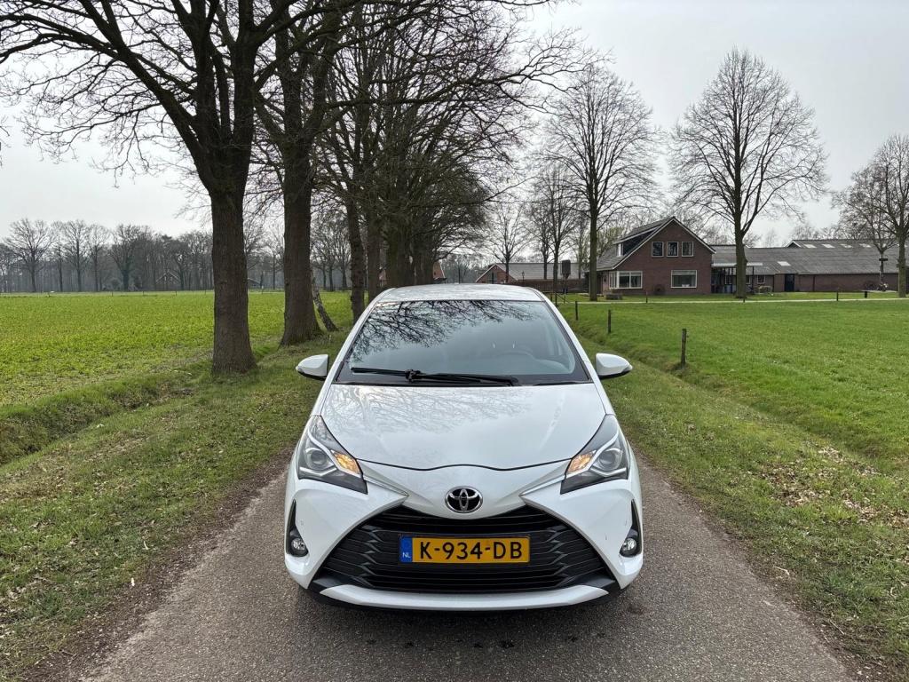 Toyota Yaris 1.5 VVT-i Dynamic | *€7450 EX BPM/incl BTW, Euro 6, 4 cilinders, Wit, Start-stop-systeem