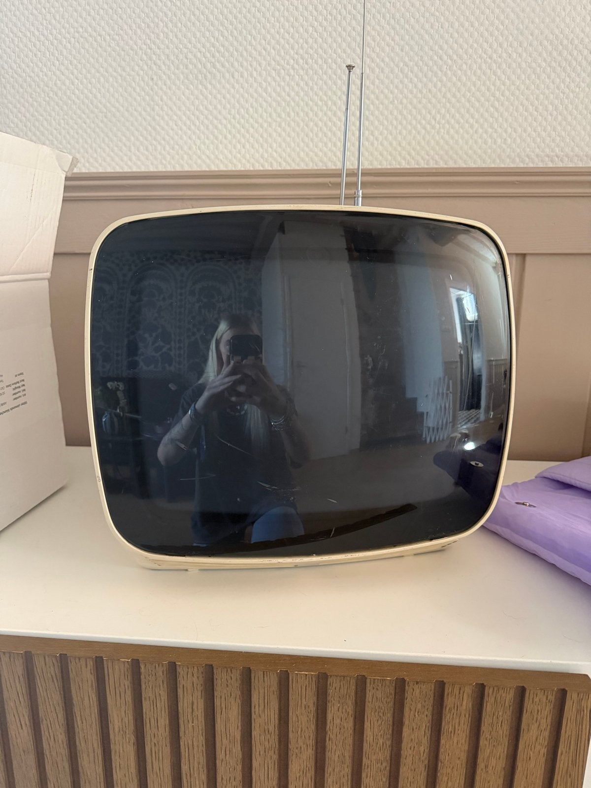 Vintage Indesit Draagbare TV - Jaren '70 Design, Ophalen of Verzenden