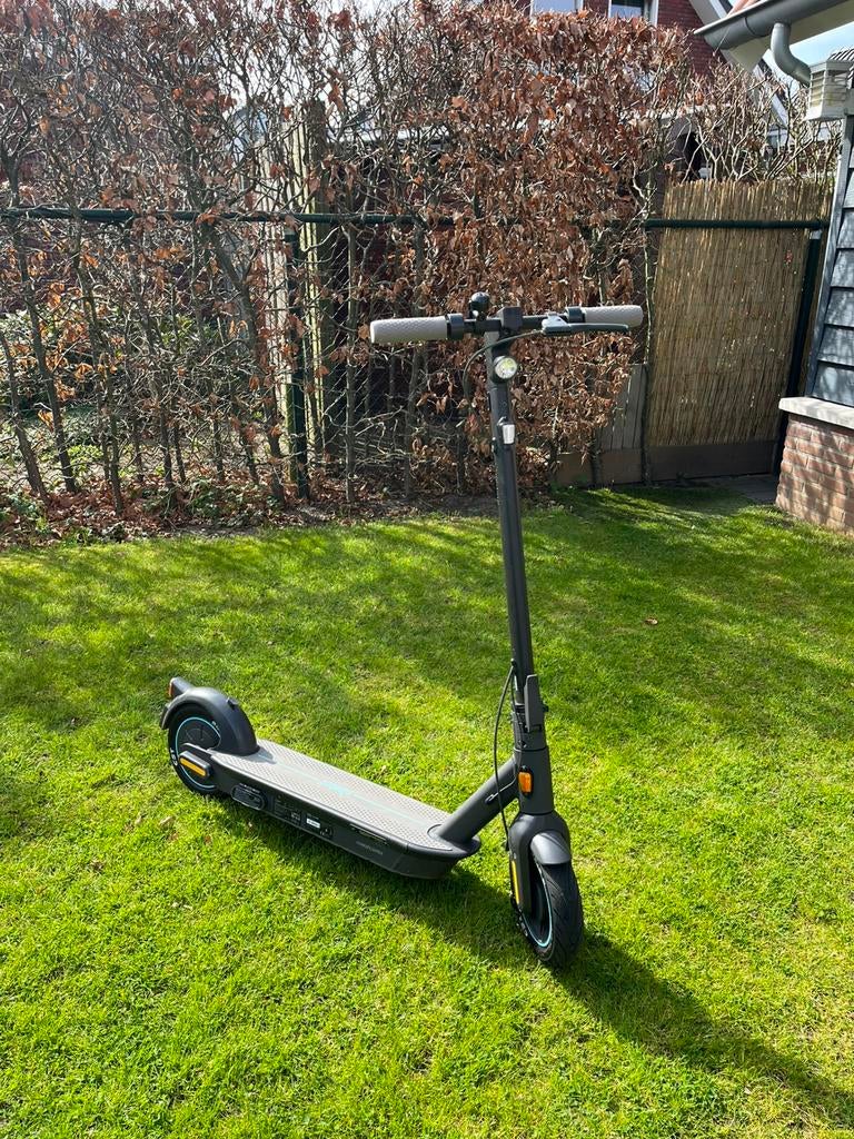 Segway Ninebot G30D II E- Step ( 30 Kmh ), Fietsen en Brommers, Steps, Zo goed als nieuw, Elektrische step (E-scooter), Ophalen of Verzenden