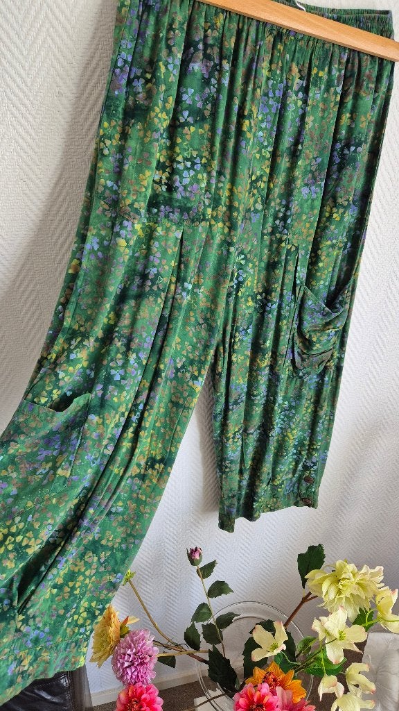 Normal Crazy | groene batik ballonbroek | One Size, Kleding | Dames, Maat 42/44 (L), Ophalen of Verzenden, Zo goed als nieuw, Normal Crazy