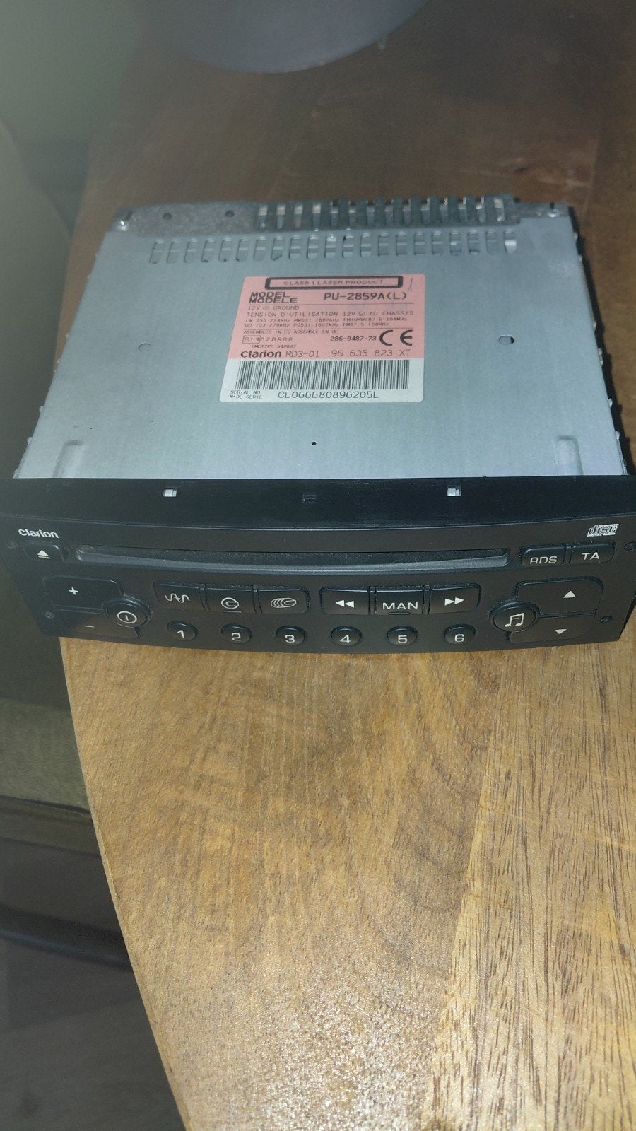 Clarion PU-2859A(L) Autoradio met Peugeot 206 frame, Auto diversen, Ophalen of Verzenden, Gebruikt