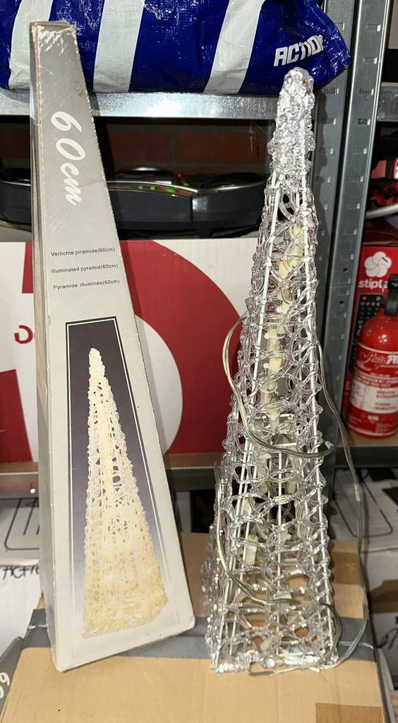 Verlichte piramide, Huis en Inrichting, Lampen | Tafellampen, Ophalen of Verzenden, Zo goed als nieuw, 50 tot 75 cm