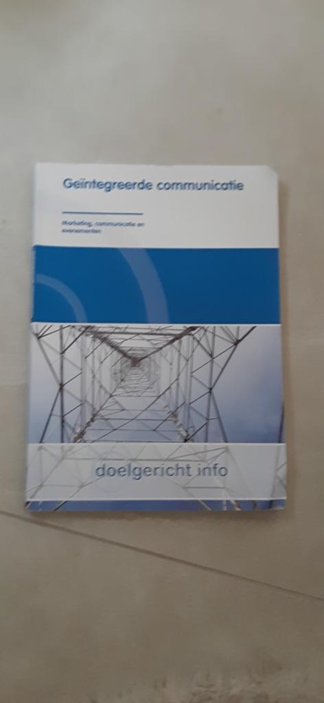 Geïntegreerde communicatie boek, Ophalen of Verzenden, Zo goed als nieuw, Overige niveaus, Nederlands